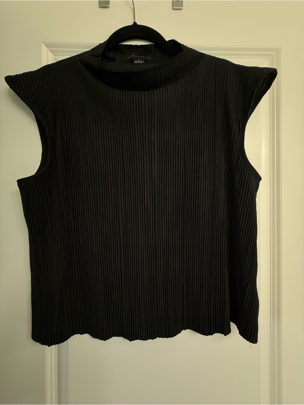 Sanctuary Sleeveless Black Pleated Mock Neck Top